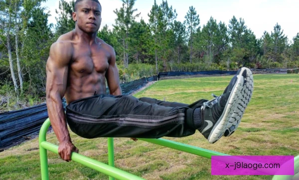 双杠锁鞋调整有讲究，微小角度改变空中姿态